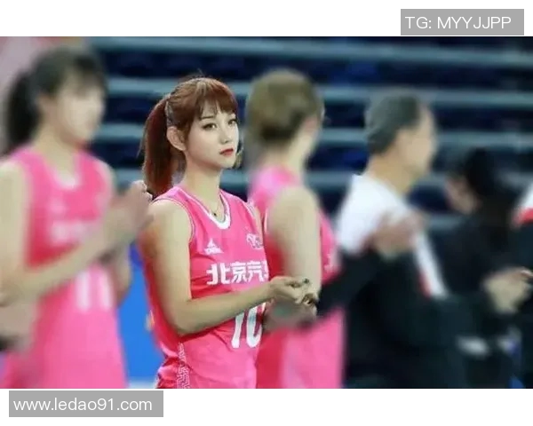 篮球明星背后的坚强女人她们是如何塑造孩子的篮球梦想与人生的